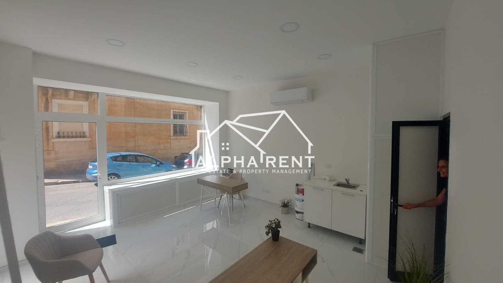 Commercial Rent Class 4B (Retail Shops) in Sliema - 3